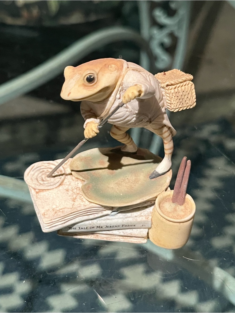 Hand-Painted Frog Sculpture Figurine in Cream & Tan